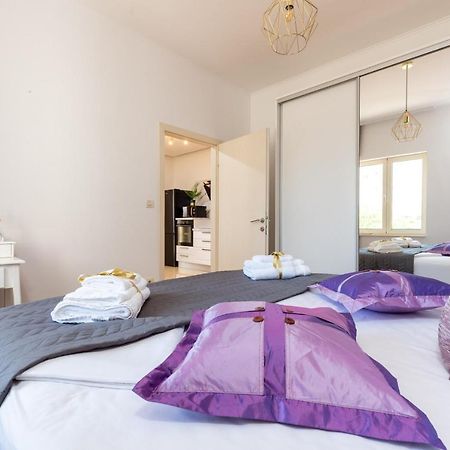 Ferienwohnung Luxa 5 Min Old Town, 10 Min Airport Trogir Exterior foto