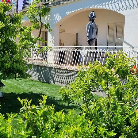 Ferienwohnung Luxa 5 Min Old Town, 10 Min Airport Trogir Exterior foto