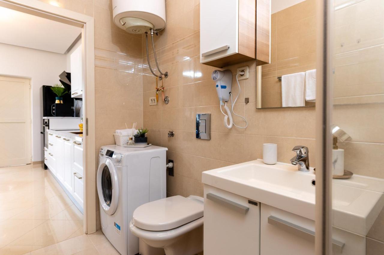 Ferienwohnung Luxa 5 Min Old Town, 10 Min Airport Trogir Exterior foto