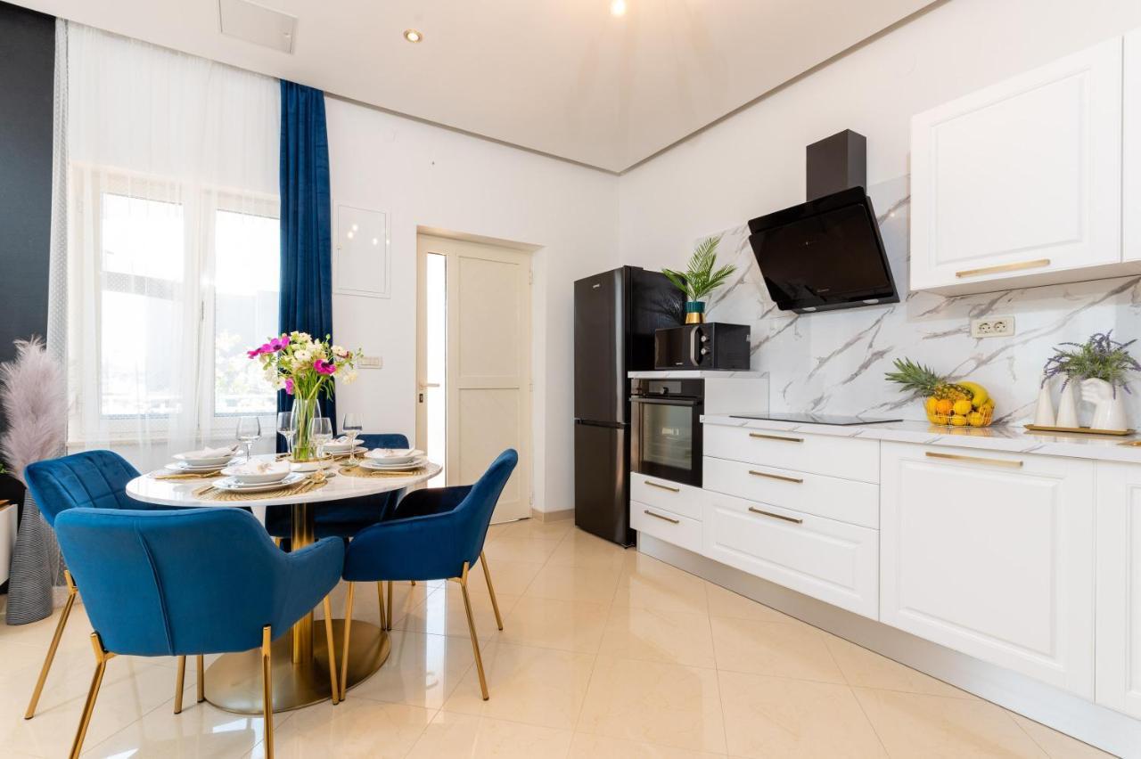 Ferienwohnung Luxa 5 Min Old Town, 10 Min Airport Trogir Exterior foto
