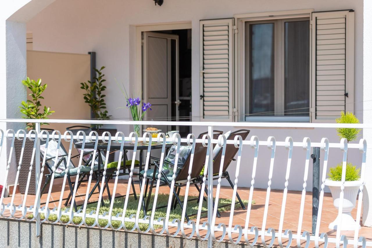 Ferienwohnung Luxa 5 Min Old Town, 10 Min Airport Trogir Exterior foto