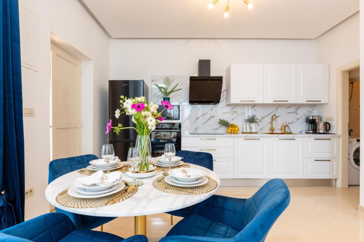 Ferienwohnung Luxa 5 Min Old Town, 10 Min Airport Trogir Exterior foto