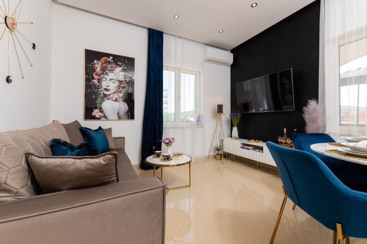 Ferienwohnung Luxa 5 Min Old Town, 10 Min Airport Trogir Exterior foto