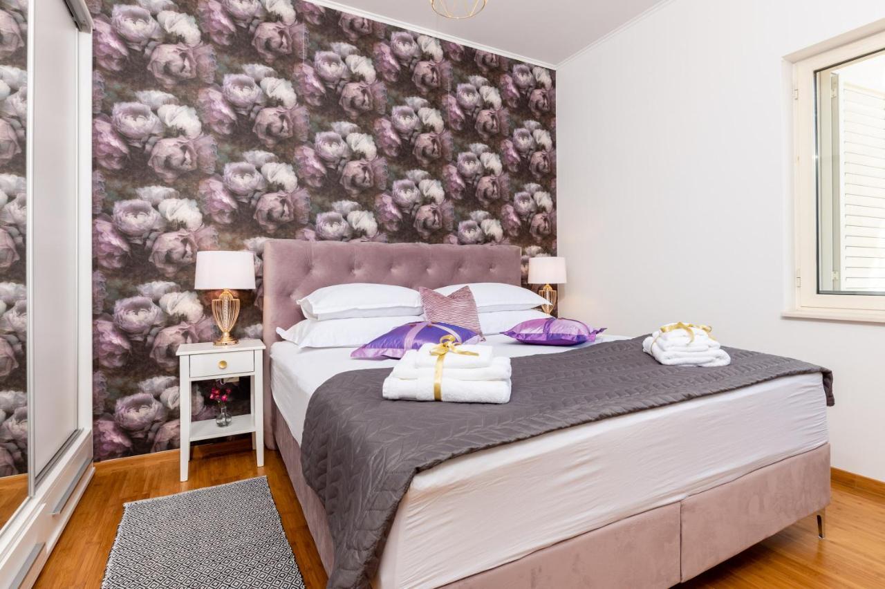 Ferienwohnung Luxa 5 Min Old Town, 10 Min Airport Trogir Exterior foto