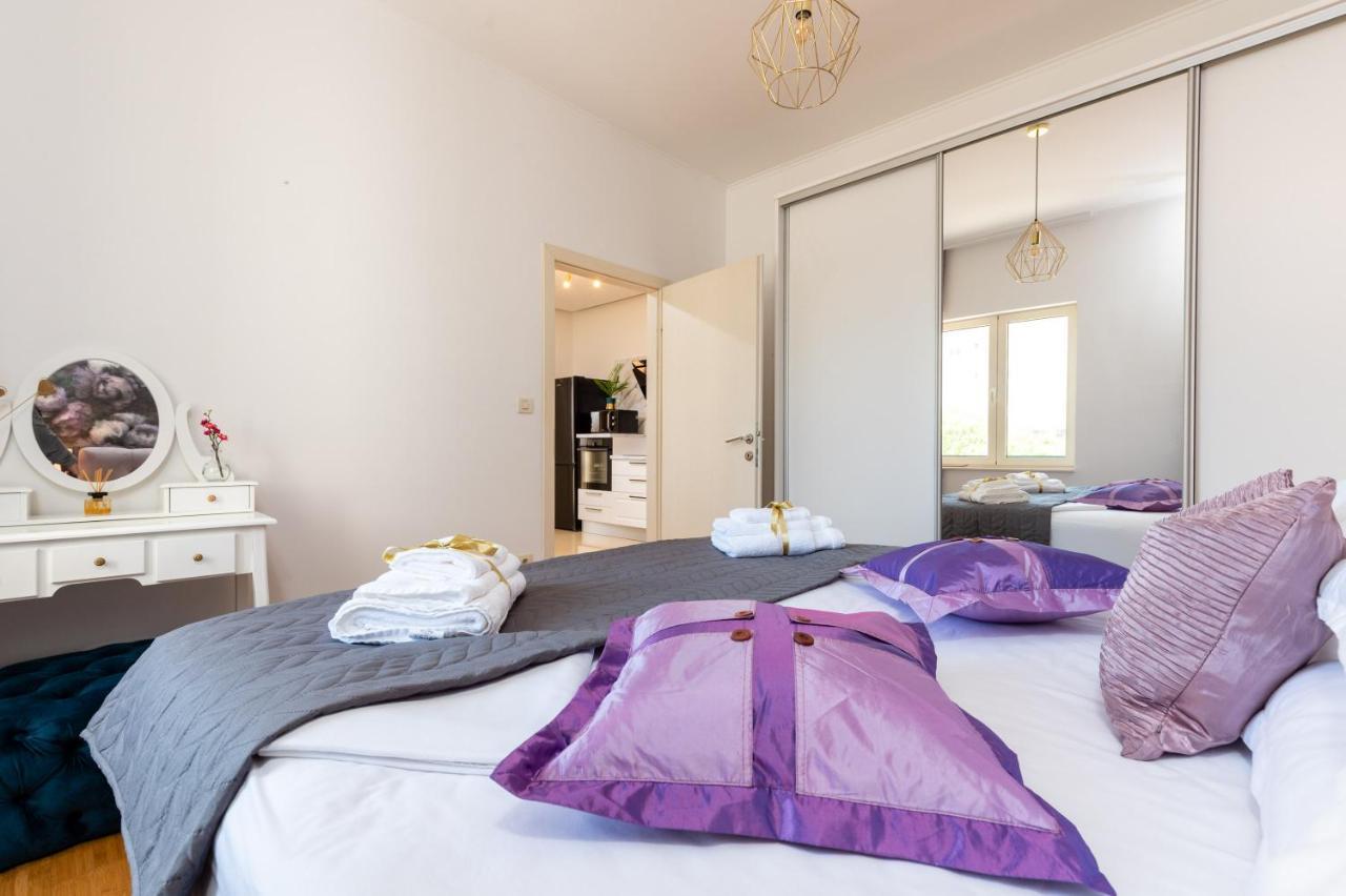 Ferienwohnung Luxa 5 Min Old Town, 10 Min Airport Trogir Exterior foto