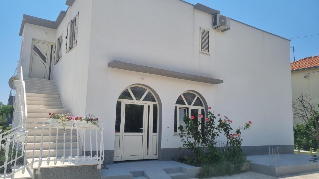 Ferienwohnung Luxa 5 Min Old Town, 10 Min Airport Trogir Exterior foto